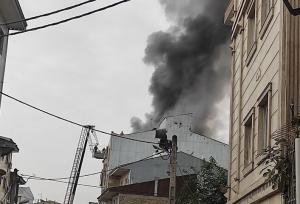 آتش‌سوزی مهیب یک ساختمان مسکونی در محله لب آب رشت