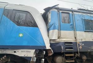 برخورد ۲ قطار در جمهوری چک؛ ۴۰ نفر زخمی شدند+ فیلم و عکس