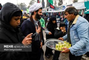شور خدمت در کرمان؛ مواکب مردمی آماده پذیرایی از زائران حاج قاسم