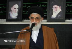 امام جمعه انزلی: مردم ناظر بر عملکرد مدیران هستند