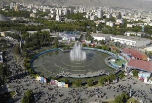 پارکینگ‌های نمایشگاه بین‌المللی تهران اشباع شد
