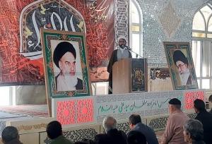 نماز جمعه نائین؛ تجلی اسلام اجتماعی با مشارکت گسترده مردم و صنایع