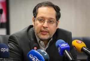 انتقاد از عملکرد شهرداری در تبلیغات شهری برای نمایشگاه کتاب