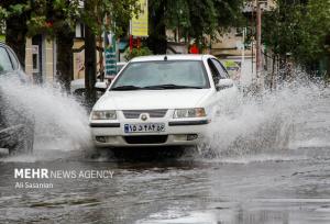 استاندار خوزستان در کانون سیلاب لالی حاضر شد