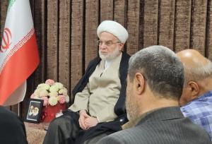 نیروهای انقلابی برای آگاه‌سازی و بصیرت‌افزایی جامعه تلاش کنند