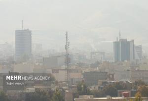 آلودگی هوا  مسابقات فوتبال استان تهران را تعطیل کرد