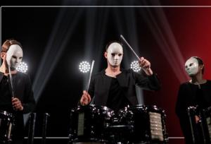 یک خواننده: موسیقی می‌تواند تأثیرگذاری عاطفی و روایی یک تئاتر را چند برابر کند