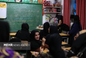 افزایش سقف سنی متقاضیان معلمی؛راهی برای ورود بیشتر سی ساله‌ها به مدارس