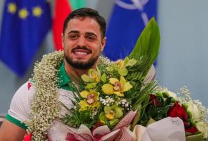 اعتراف عجیب ناسار: ایرانی‌ها مرا عصبانی کردند/ می‌توانستم ۲۳۰ کیلو را هم بزنم