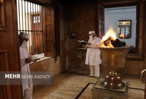 وحدت ملی و همزیستی ادیان در یزد؛ زنگ انقلاب درآتشکده یزد طنین‌انداز شد