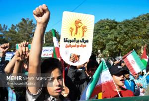 شریفی‌نیا: پاسخ ملت ایران به استکبار در ۱۳ آبان دندان شکن خواهد بود