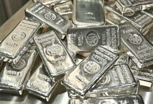 یک کارشناس اقتصادی‌: آینده بازار فلزات گرانبها به نقره گره خورده‌ است