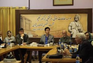 شاهنامه دولت‌ها را در قبال ملت‌ها بدهکار می‌داند