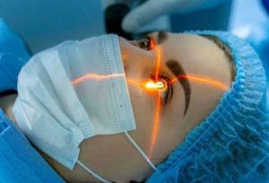 بهترین سن برای جراحی لازک چه زمانی است؟