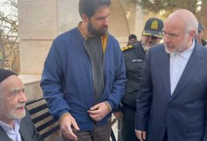 دیدار وزیر ورزش و جوانان با پدر شهید حسن قالیباف