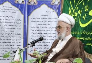 غدیر به عنوان اصل الهی برای مردم تبیین شود