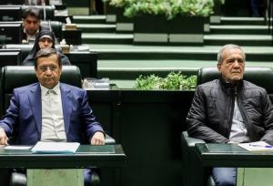 پزشکیان حکم بانک مرکزی را به همتی داد
