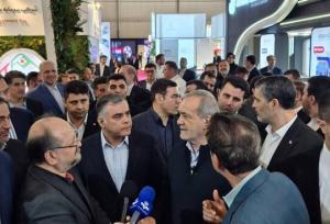 رئیس‌جمهور از نمایشگاه نفت بازدید کرد