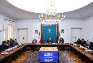 رویکرد دولت سهیم کردن صنعتگران و تولیدکنندگان در تصمیم‌گیری‌ها است