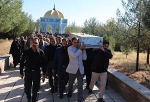 پیکر مطهر شهید گمنام در دانشگاه لرستان تشییع شد