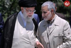 تصویری دیده نشده از سردار سلیمانی و رهبر انقلاب در حیاط بیت