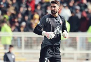 حواشی دیدار تراکتور - الشرطه| از نیمکت‌نشینی لوشکیا تا گل مردود تراکتور و تشویق بیرانوند