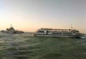 ممنوعیت موقت تردد شناورها در بندر چارک و کیش