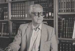 از تحصیل در حوزه علمیه تا دکتری در آلمان؛ ادیبی که روس‌ها تبعیدش کردند