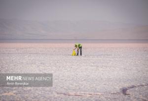 برداشت نمک از دریاچه مهارلو ممنوع است/خطر سرطان زایی نمک دریا
