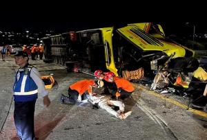 ۱۵ کشته و ۱۹ زخمی در تصادف اتوبوس در شهر سمارانگ اندونزی