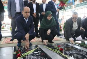 ادای احترام سخنگوی دولت به مقام شامخ شهدا در گیلان