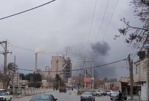 آتش‌سوزی در کارخانه سیمان دورود / مخزن مازوت طعمه حریق شد