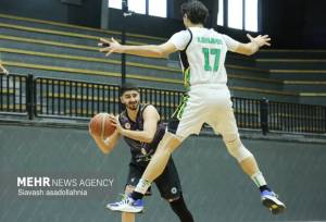 حریفان نفت و کاله صدتایی شدند/ صدر جدول تغییر کرد