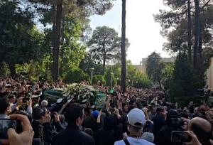 ورود پیکر استاد فرشچیان به هنرستان هنرهای زیبا