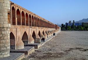 نمایشگاه کاریکاتور برای زاینده‌رود