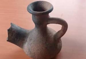 کشف شی‌ء سفالی دوران قاجار در رودسر