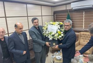 دیدار بقائی با تنها بازمانده از خانواده شهید حمله اسرائیل در آستانه اشرفیه
