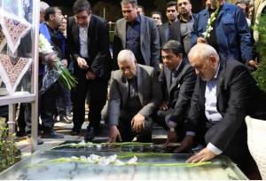 ادای احترام وزیر نیرو به مقام شامخ شهید سلیمانی