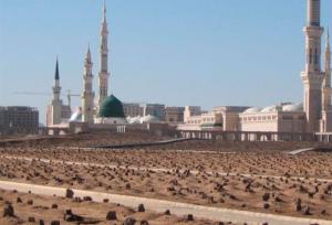 افرادی که در "حرم بقیع" آرمیده‌اند