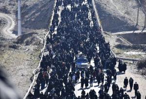 خیل عظیم عزادارن یاسوجی در پیاده‌روی حرم تا حرم و تشییع شهدای خوش‌نام