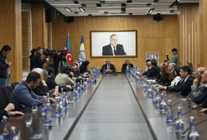 حضور و سخنرانی وزیر امور خارجه در دانشگاه دولتی باکو