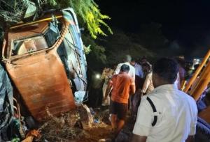 ۱۰ کشته و ۲۰ زخمی در پی برخورد دو اتوبوس در تامیل نادو هند