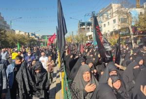 فاطمیون با پرچم عشق، به سمت حرم رضوی رهسپار شدند