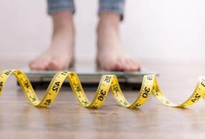 افزایش وزن یائسگی زودتر از آنچه فکر می‌کردیم شروع می‌شود