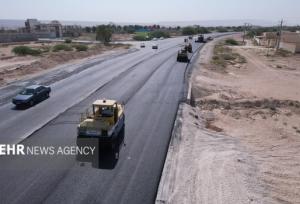 اجرای عملیات آسفالت در روستای قلعه جوق ملکشاهی با ۵۰ میلیارد ریال