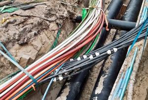 مدیر مخابرات منطقه آذربایجان غربی: ایجاد زیرساخت‌های فیبر نوری در استان از الزامات است