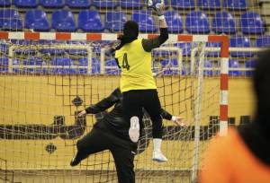 شهرآورد هندبال زنان اصفهان در نقطه اوج/ سپاهان بدون شکست مقابل نامی‌نویِ جاه‌طلب