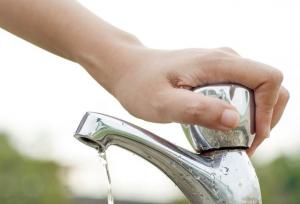 هدررفت آب در تهران ۲۲ درصد است