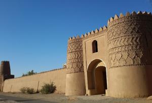 پناه گاه جاده ادویه به قطب گردشگری کویر شهداد تبدیل شد