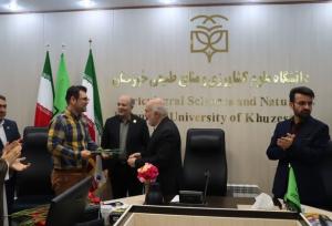 تقدیر استاندار از دانشمند یک درصد برتر جهان در دانشگاه علوم کشاورزی خوزستان